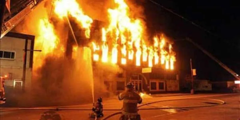 Mơ Cháy Nhà Đánh Con Gì? Điềm Báo Tốt Hay Xấu Bạn Cần Biết