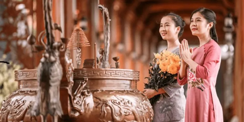 Biến đổi của phong tục tâm linh trong xã hội hiện đại